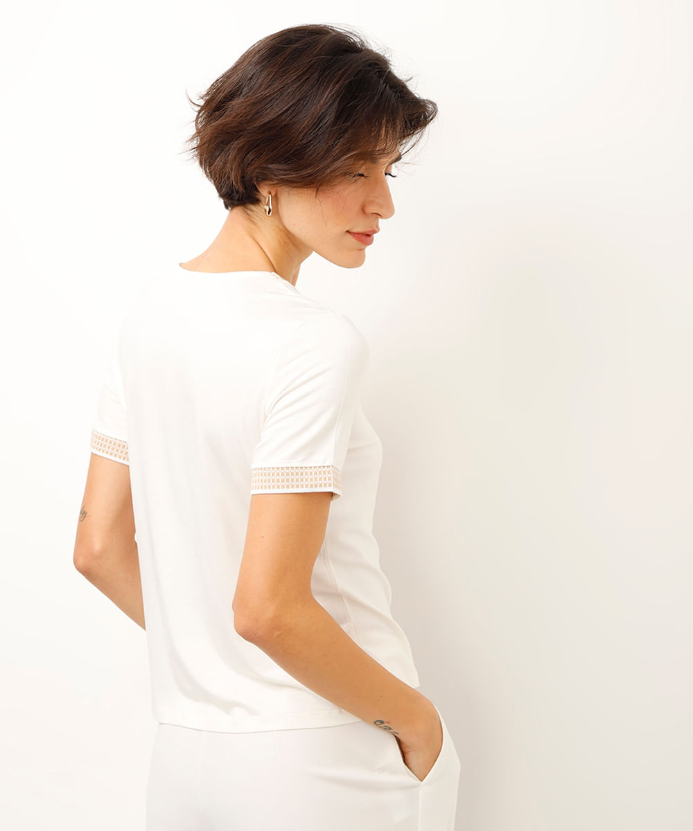camiseta de viscose decote redondo manga curta off white