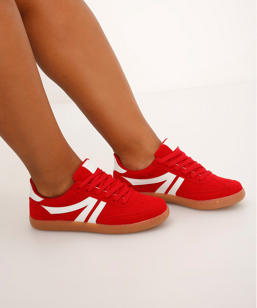 tênis casual com recortes vermelho