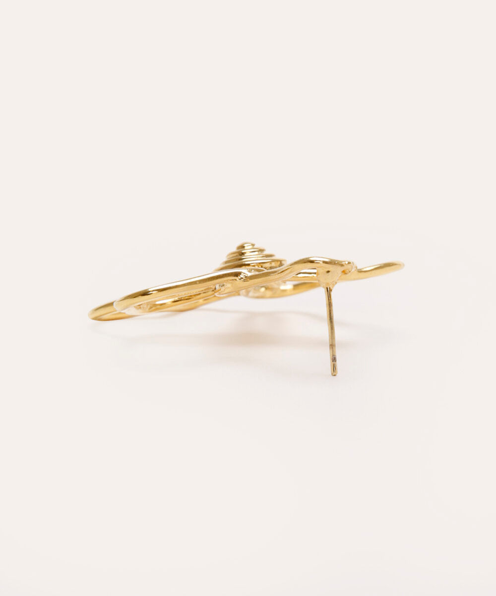 brinco floral dourado