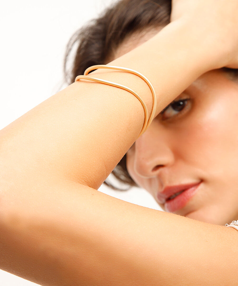 bracelete orgânico dourado