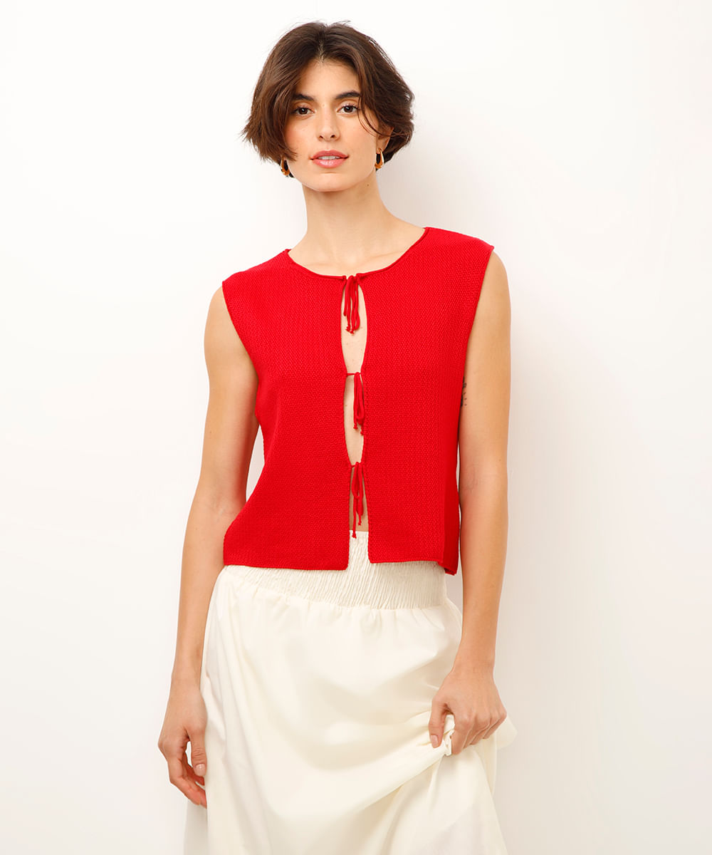 regata de tricot com amarração vermelha