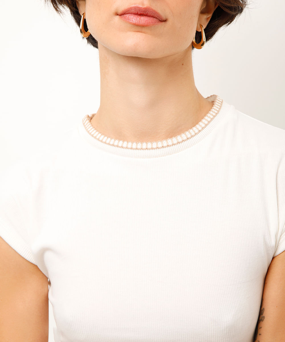 blusa de viscose canelada ponto tricot off white