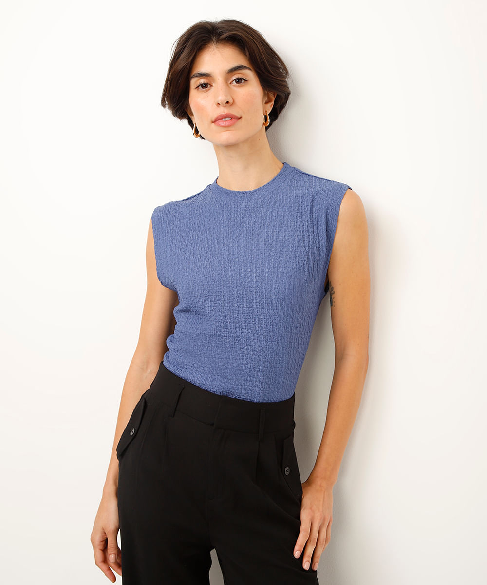 regata decote redondo texturizada azul