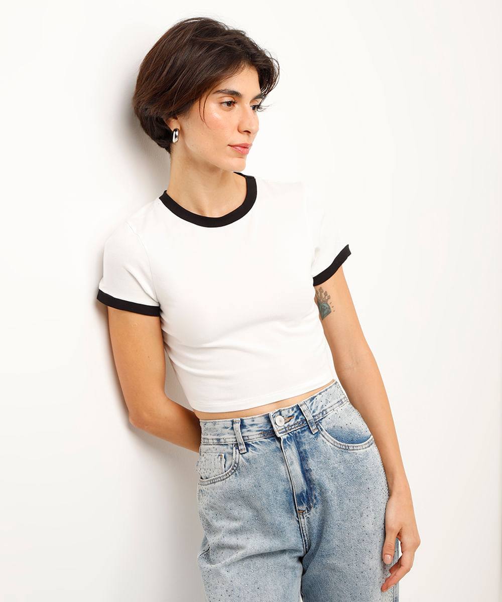 camiseta baby look de algodão bicolor off white