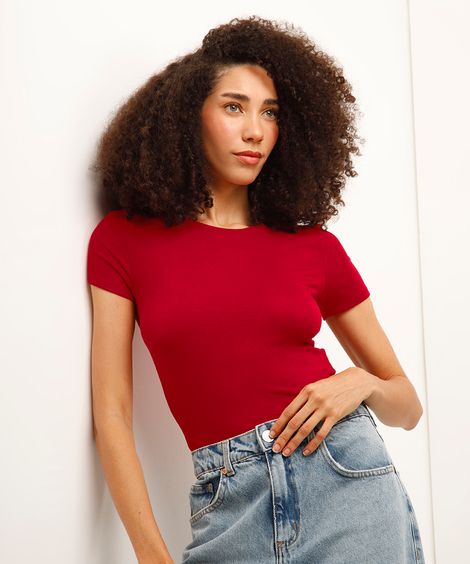 blusa de viscose canelada com tachas vermelha