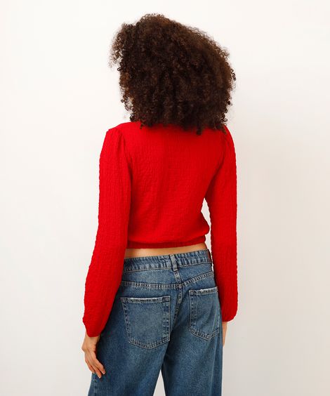 blusa com transpasse manga bufante texturizada vermelha