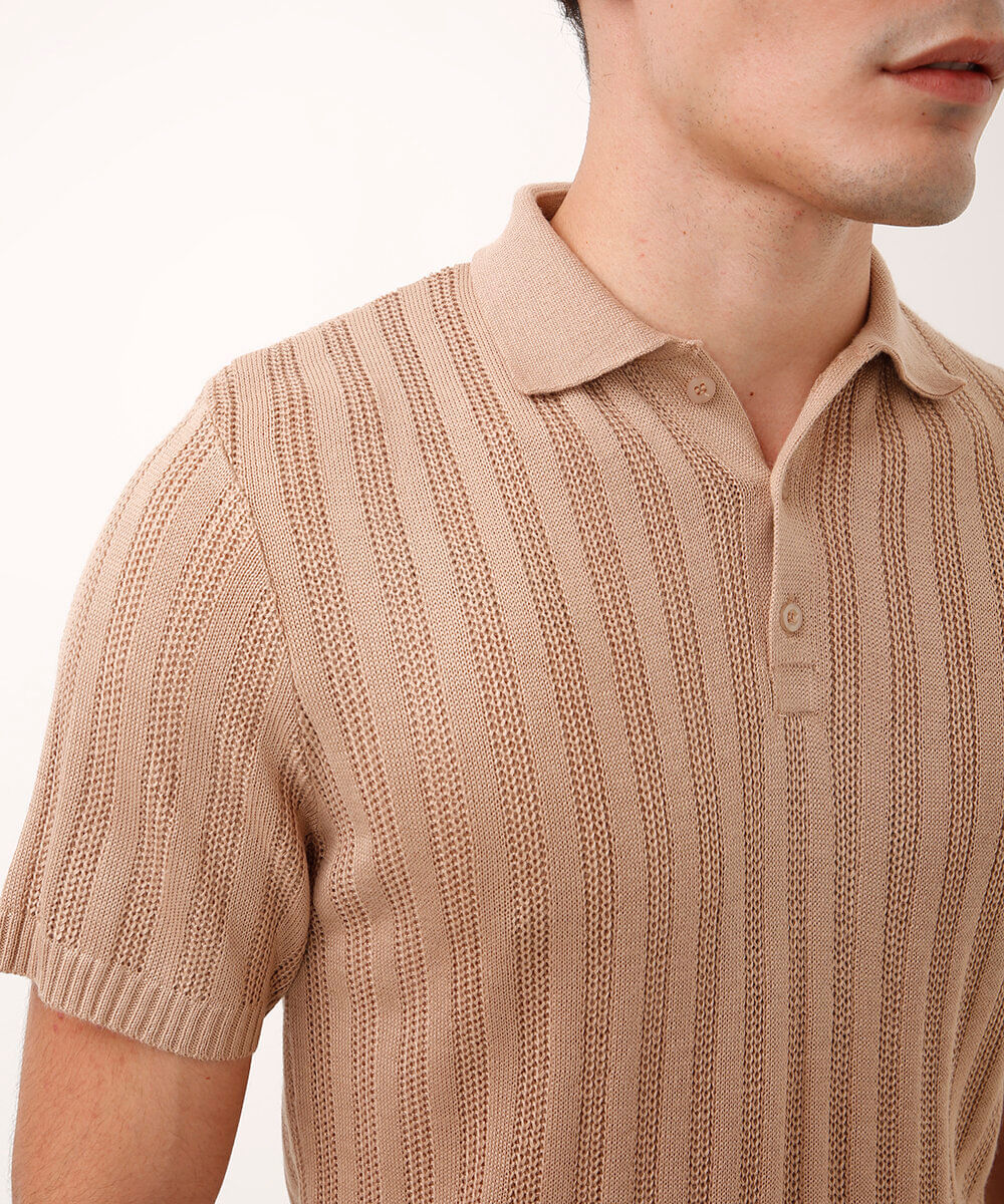 polo de tricot texturizada bege