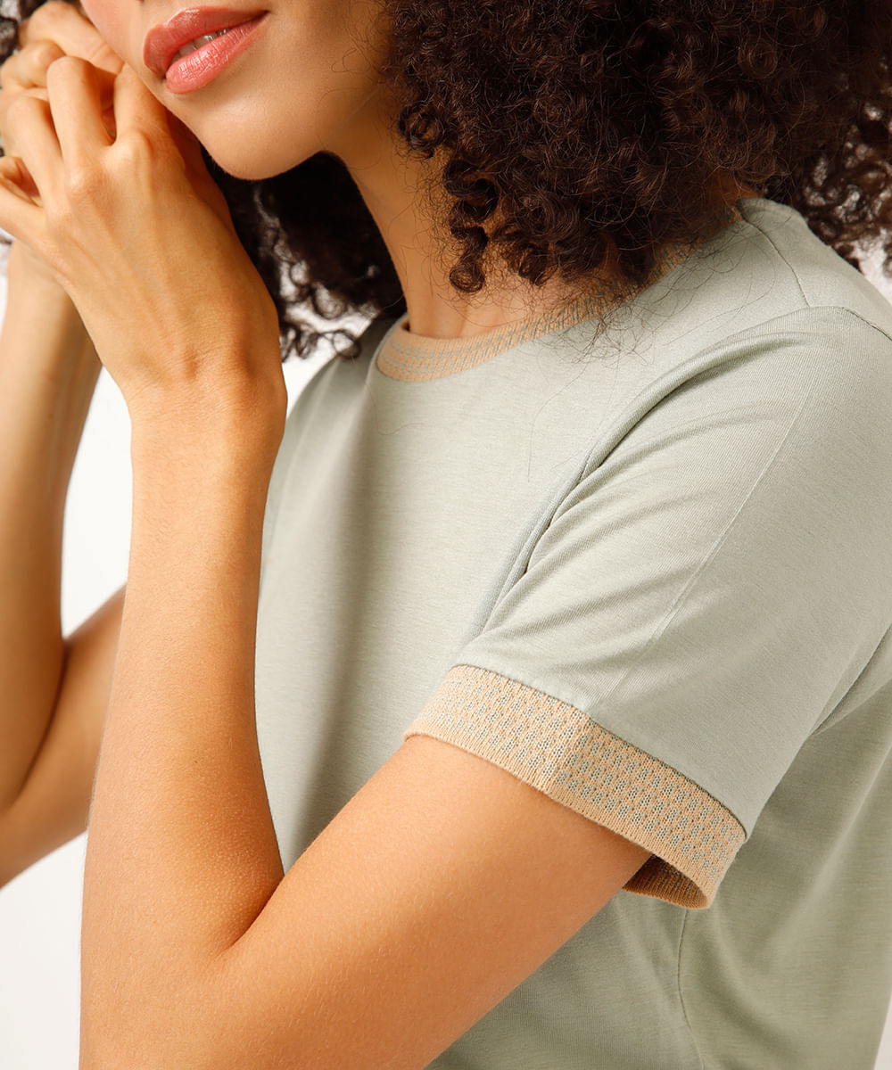 camiseta de viscose decote redondo manga curta verde
