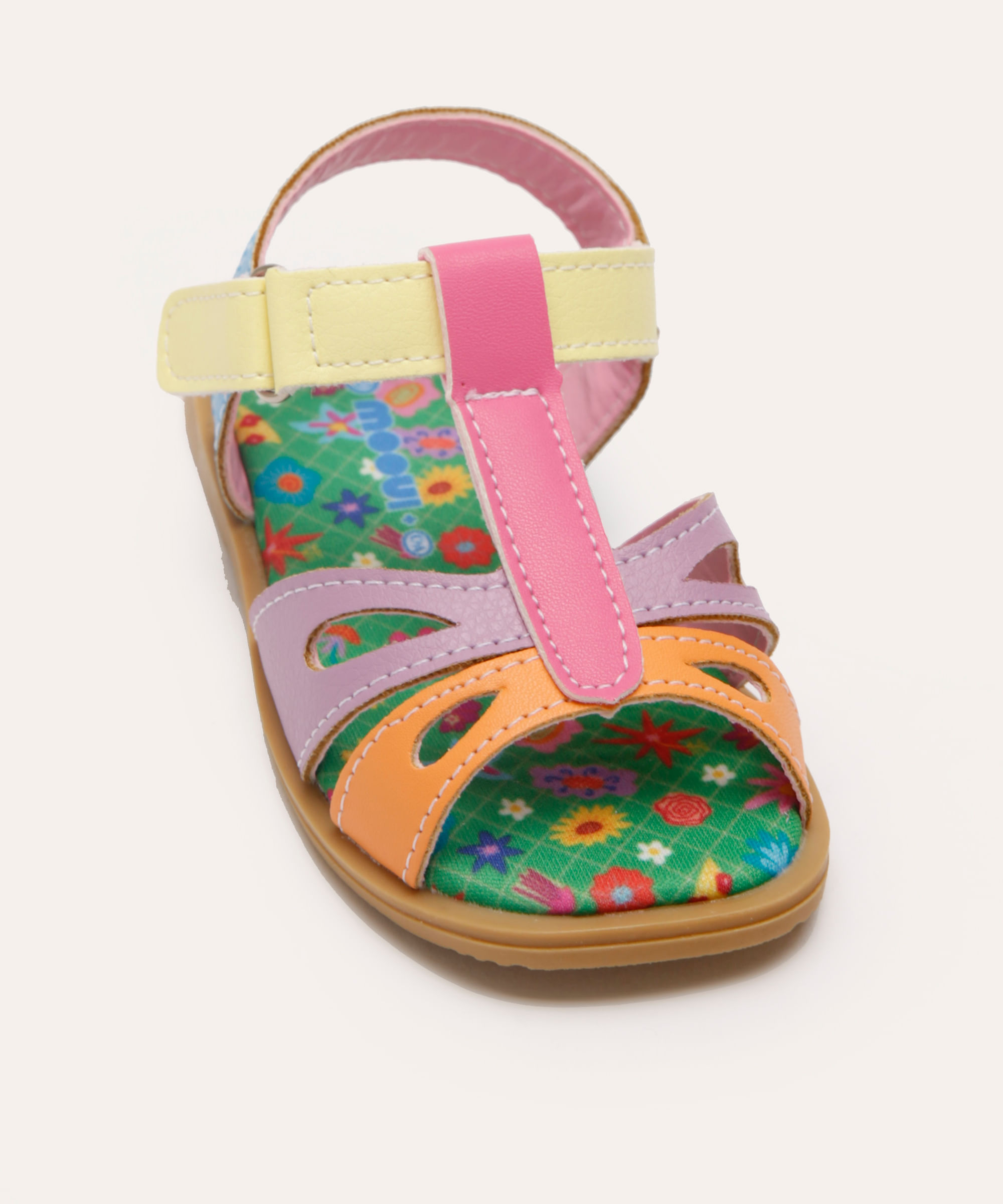 sandália infantil com recortes mooui colorida