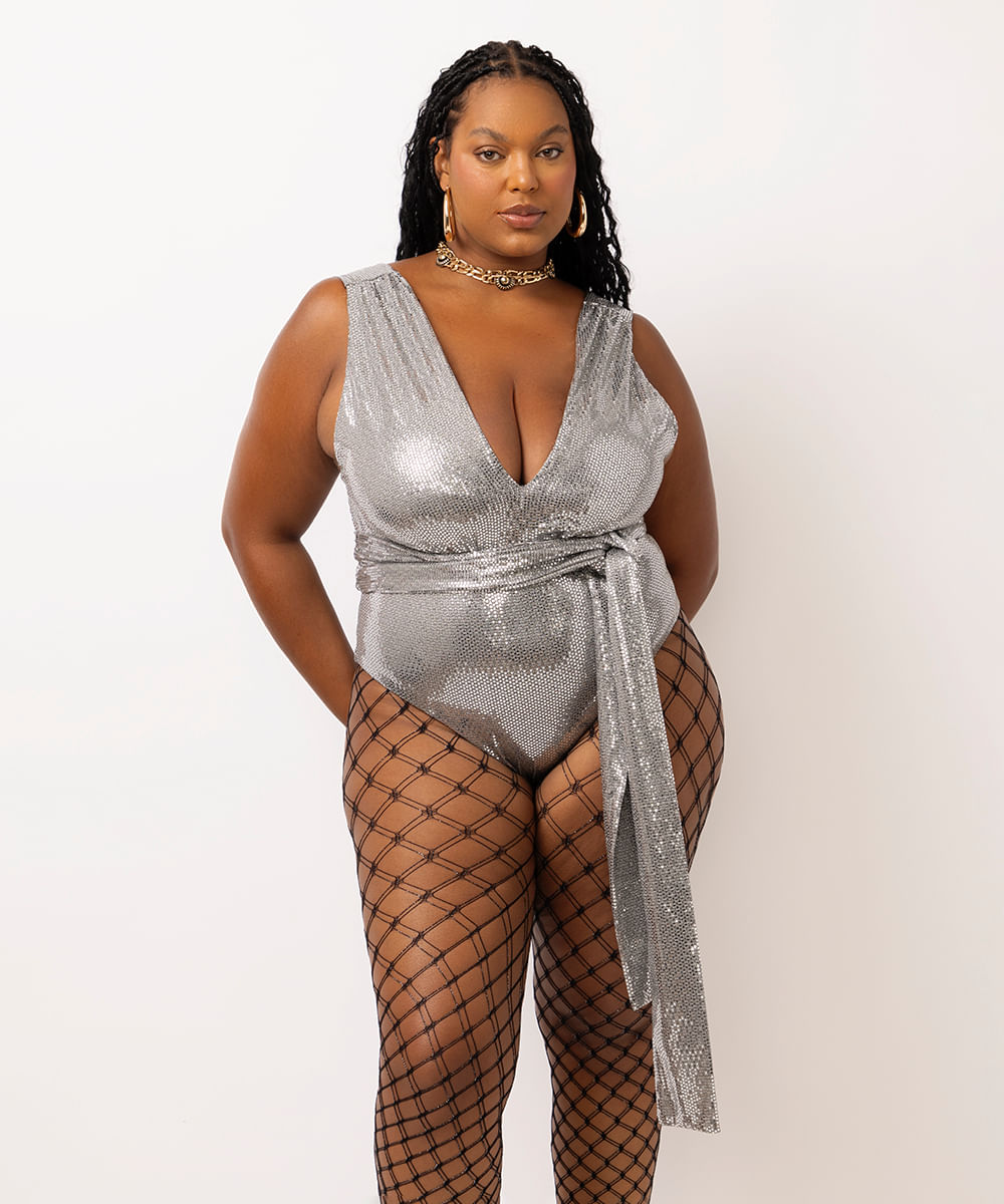body decote v com amarração metalizado plus size prateado
