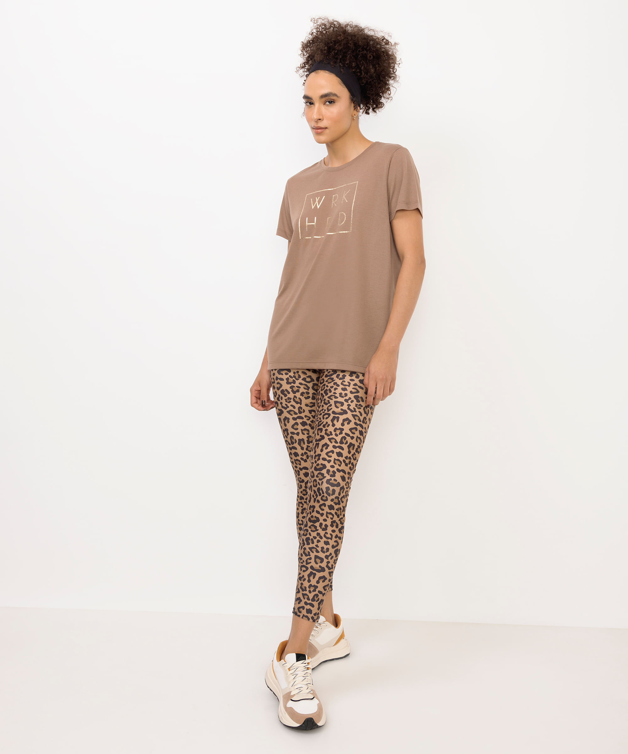 camiseta esportiva feminina work hard marrom