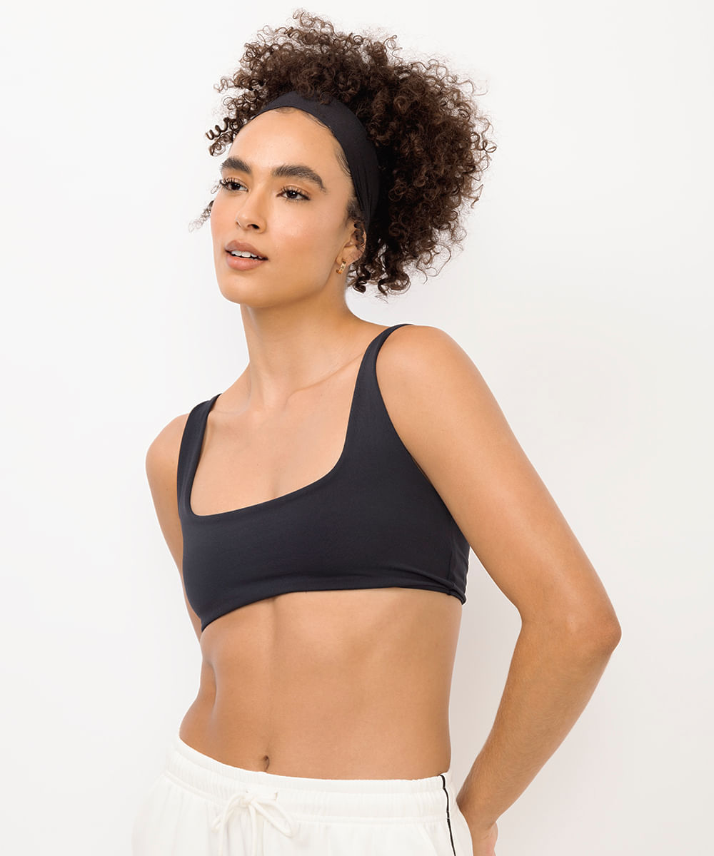 top feminino esportivo decote quadrado preto