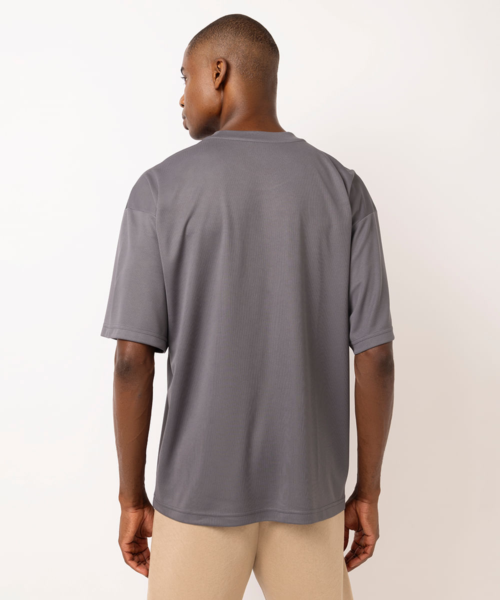 camiseta oversized masculina esportiva cinza