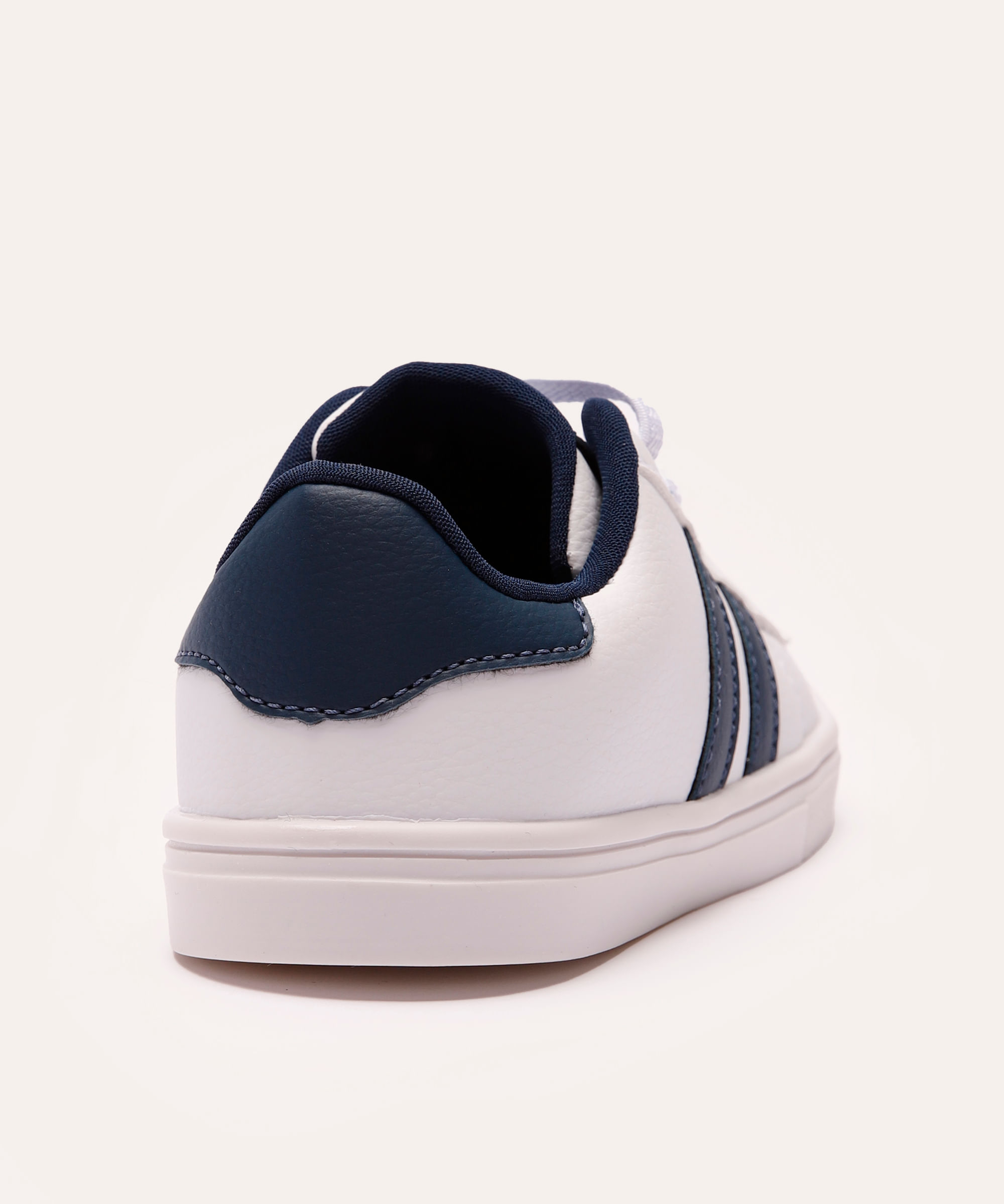 tênis infantil com listras branco