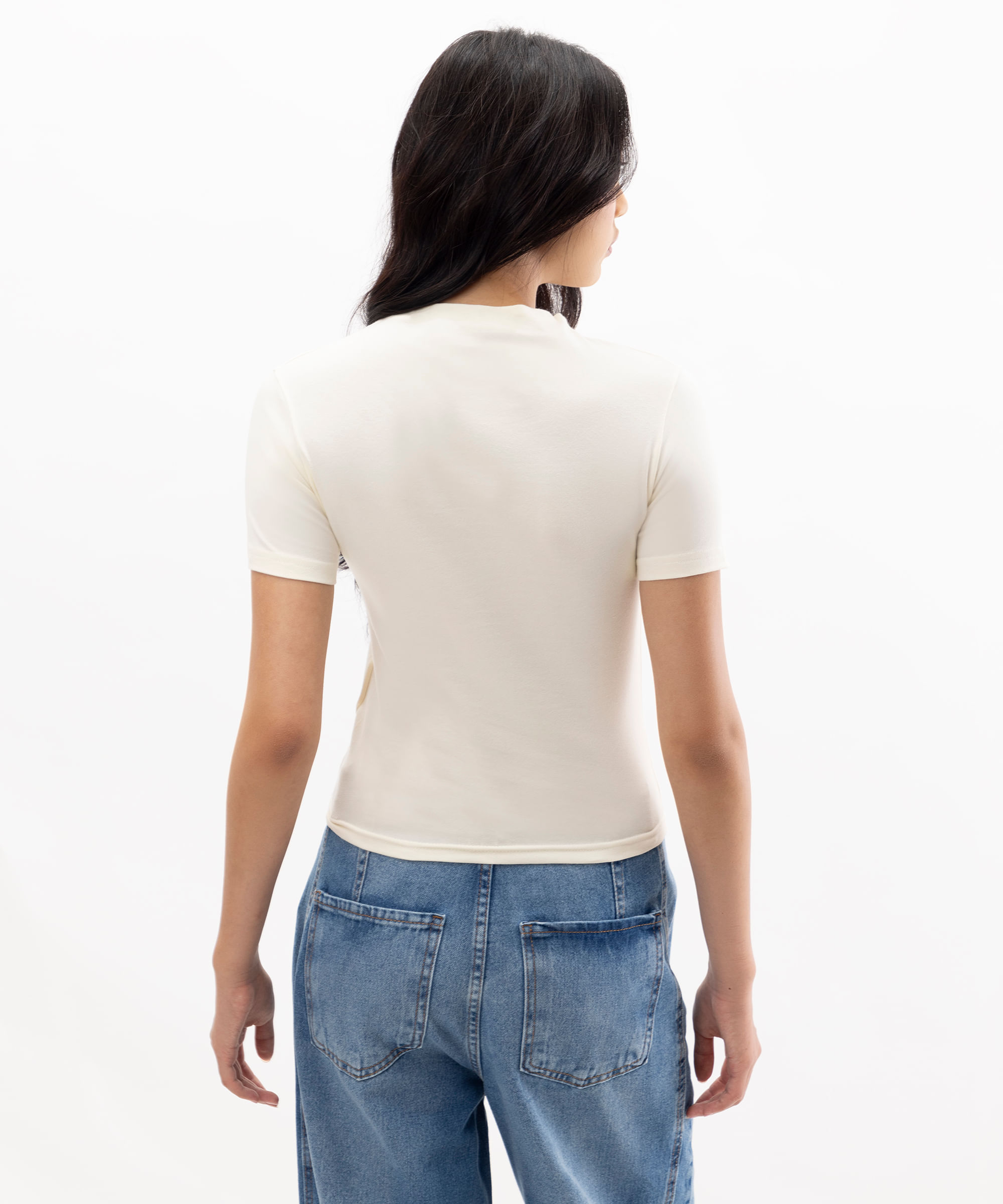 camiseta feminina de algodão gola rolê off white