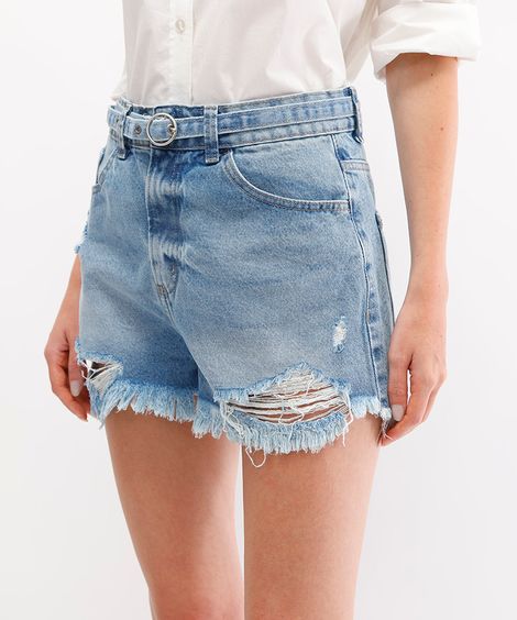 short jeans feminino destroyed com cinto azul
