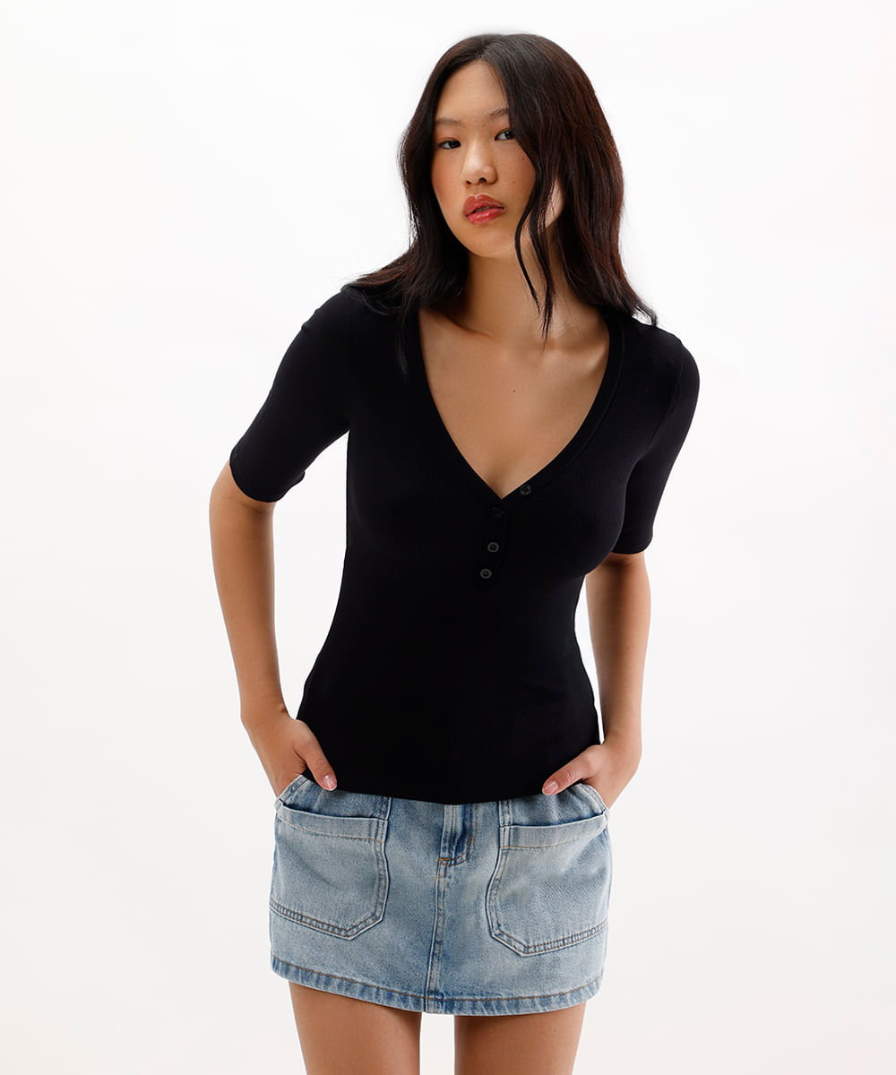 blusa feminina de viscose decote v com botões preta