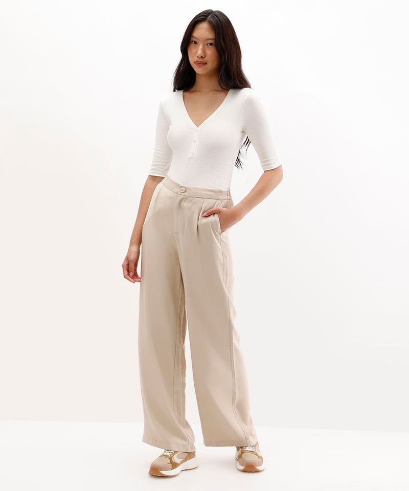 calça feminina wide leg de viscose com pregas bege