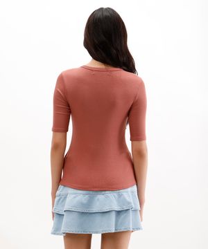 camiseta baby look feminina alongada de viscose rosa