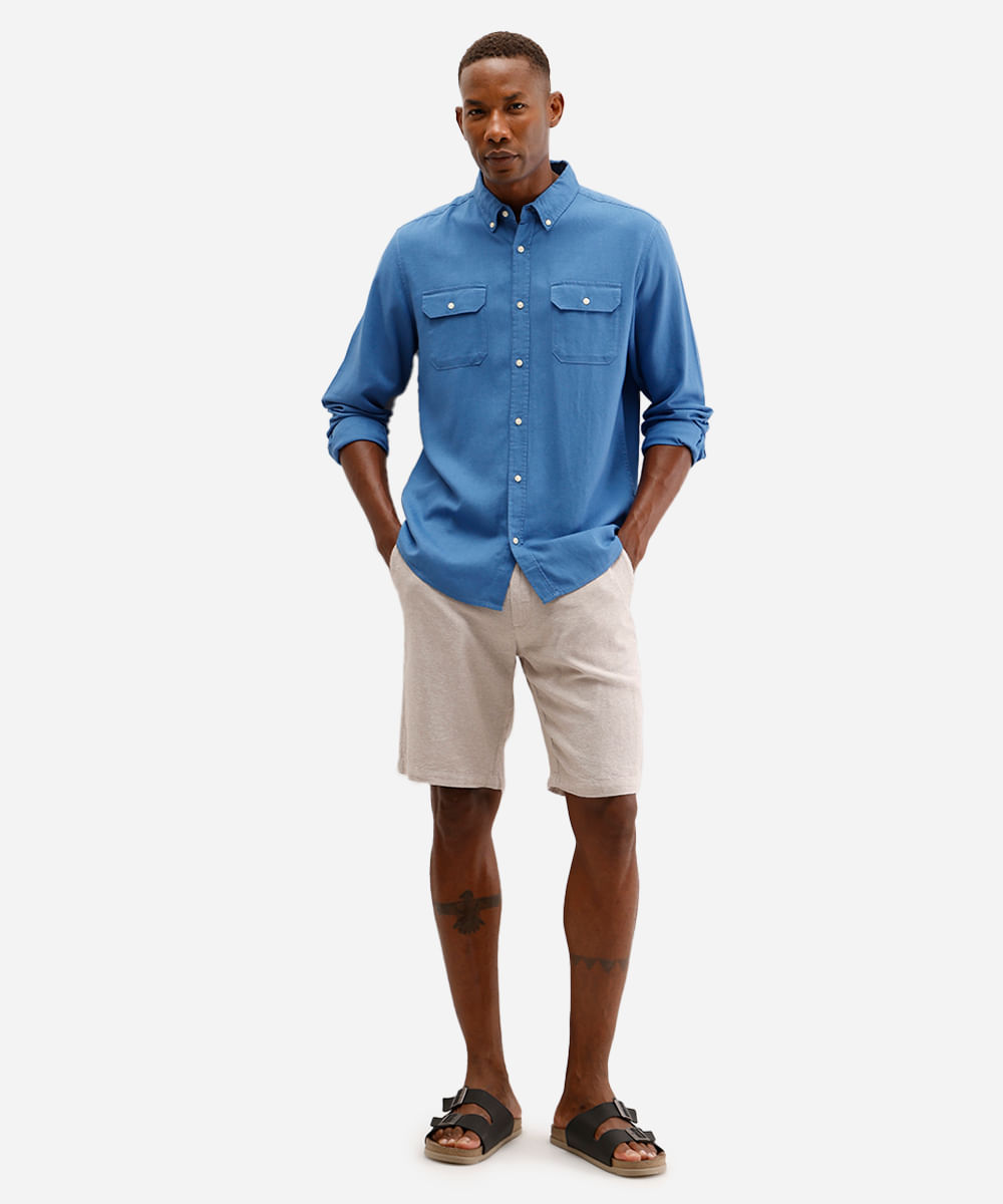 camisa comfort masculina com linho e bolsos azul
