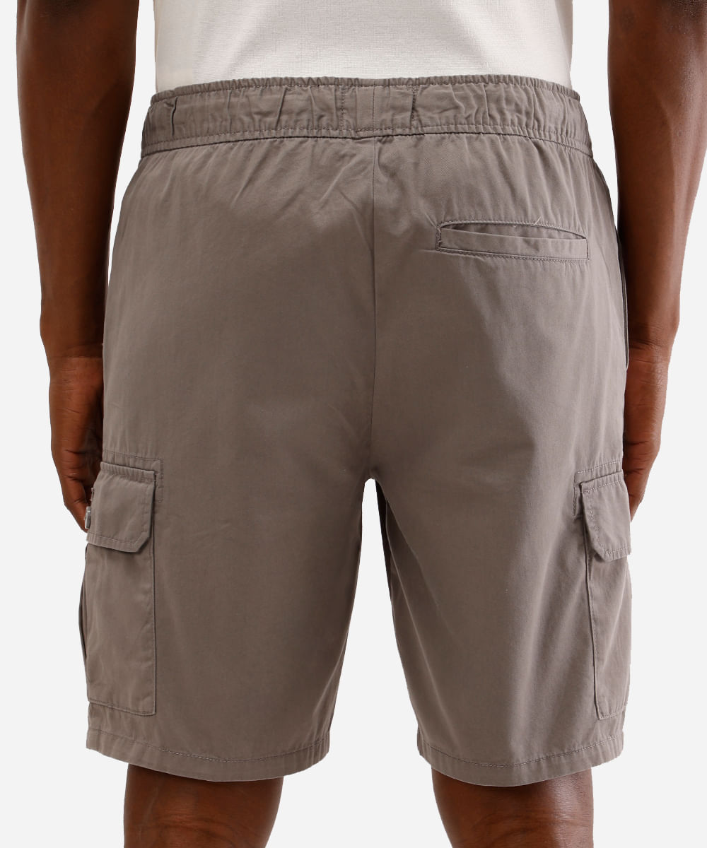 bermuda jogger masculina com bolso cargo cinza