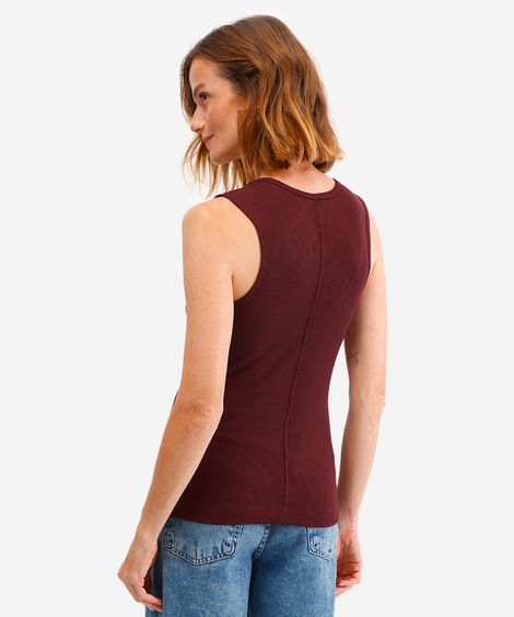 regata feminina de viscose canelada vinho