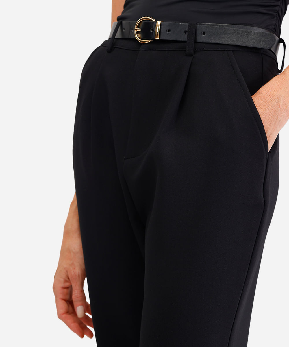 calça de alfaiataria feminina com cinto preta