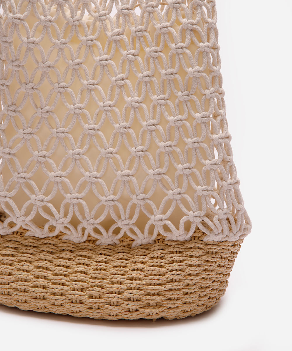 bolsa bucket com crochê e cestaria preto - off white