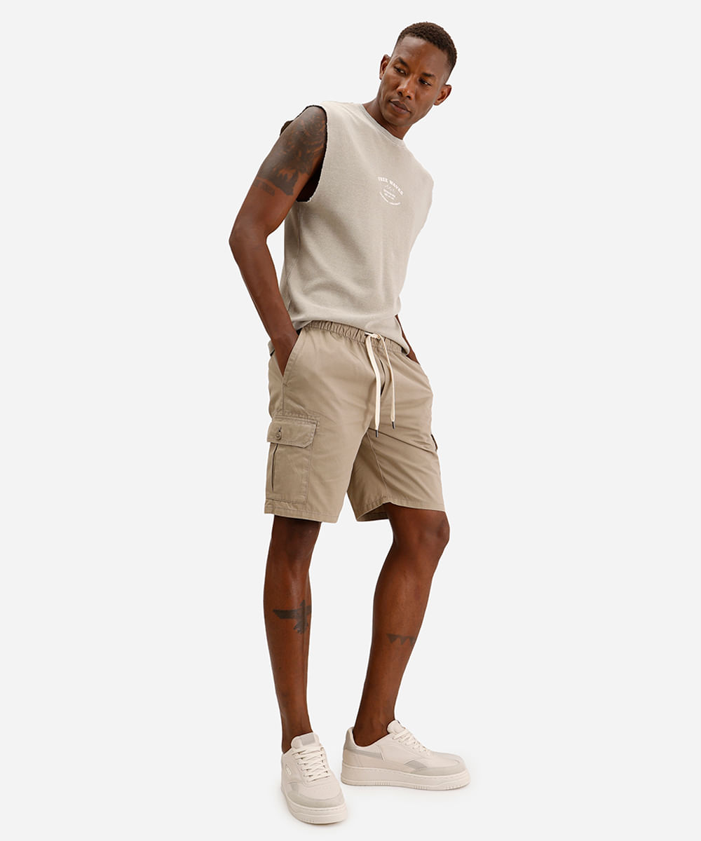 bermuda jogger masculina com bolso cargo bege