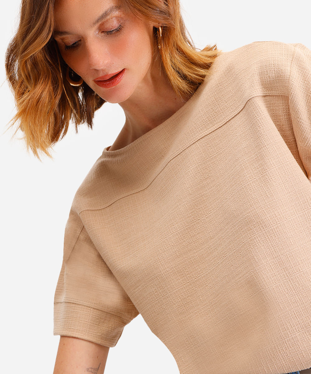 blusa com recorte manga curta bege