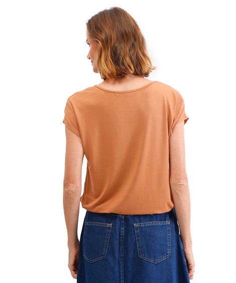 blusa feminina texturizada com amarração marrom