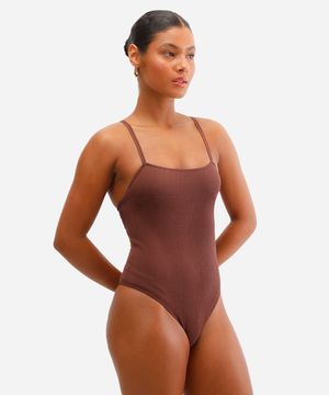 body básico feminino de poliamida canelado marrom