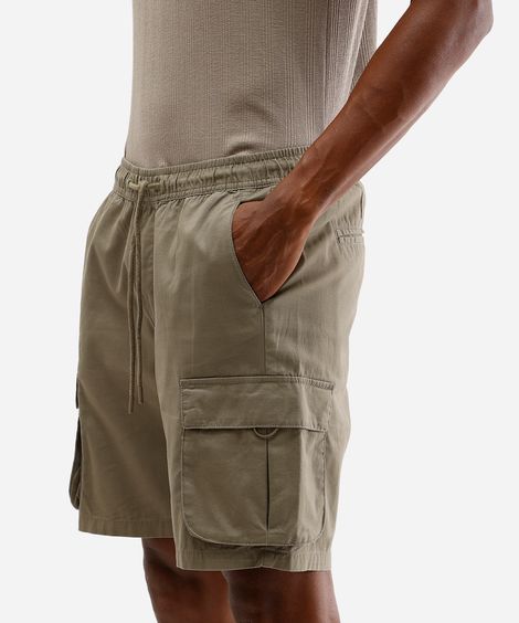 bermuda jogger masculina de sarja bolso cargo verde