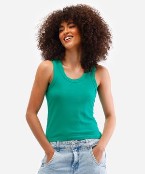 regata básica feminina de viscose canelada verde