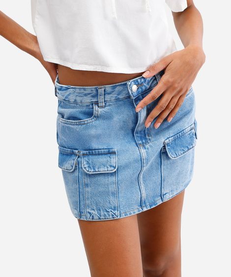 saia curta feminina jeans com bolsos cargo azul