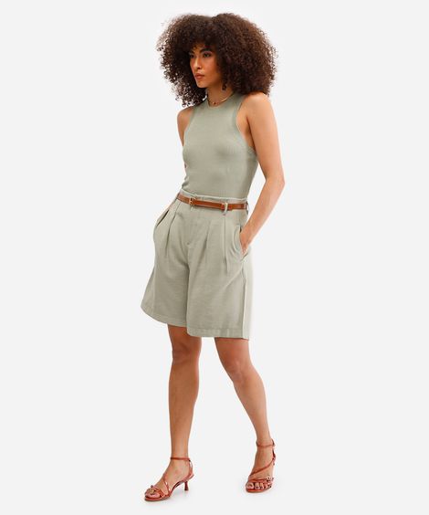 bermuda de alfaiataria feminina com cinto verde