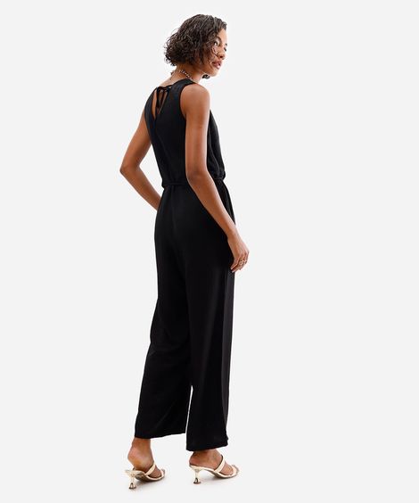 macacão de viscose com cinto texturizado preto