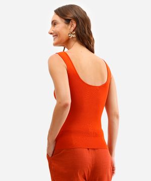 regata feminina de tricot decote quadrado laranja