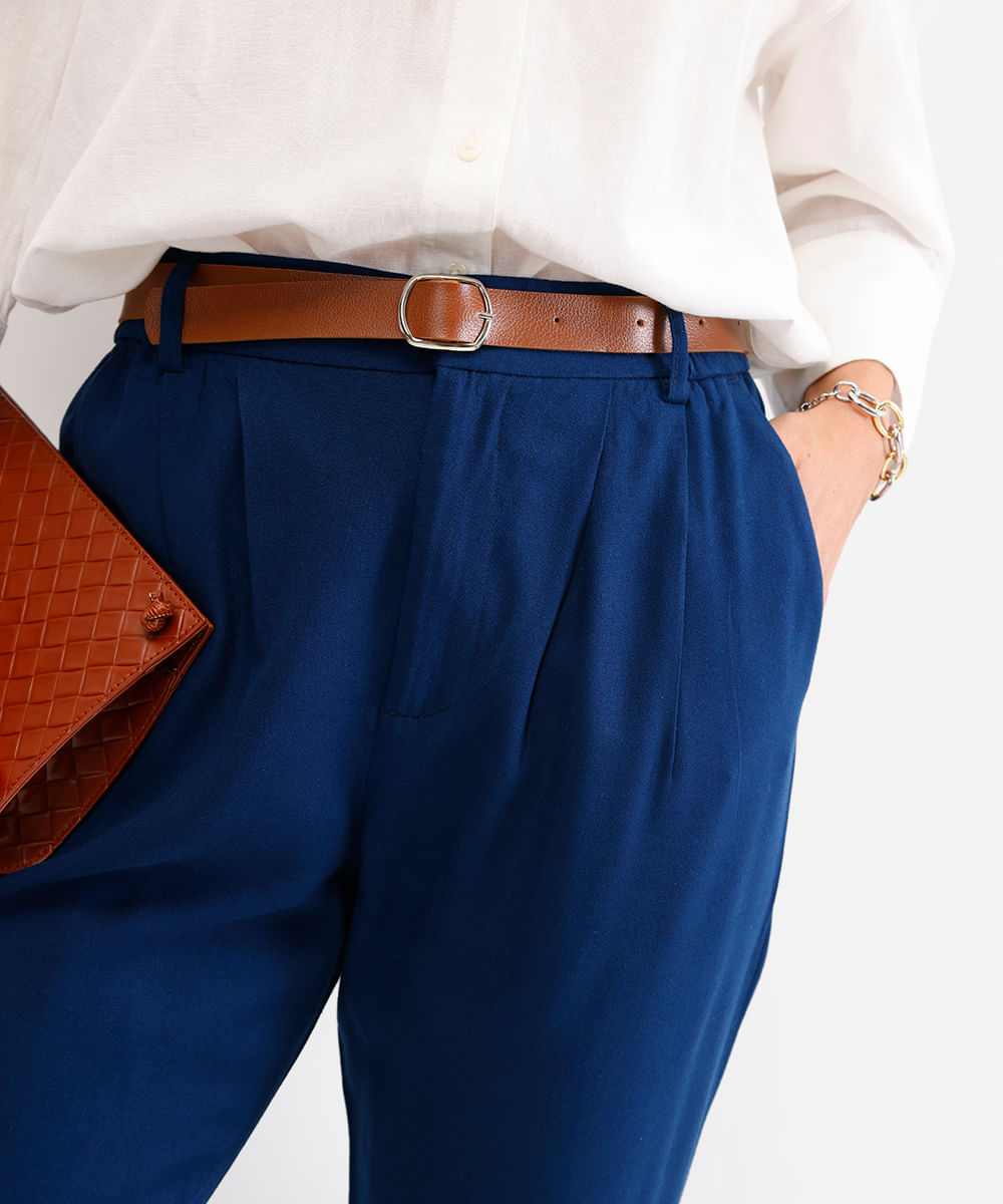 calça cenoura feminina com linho e cinto azul