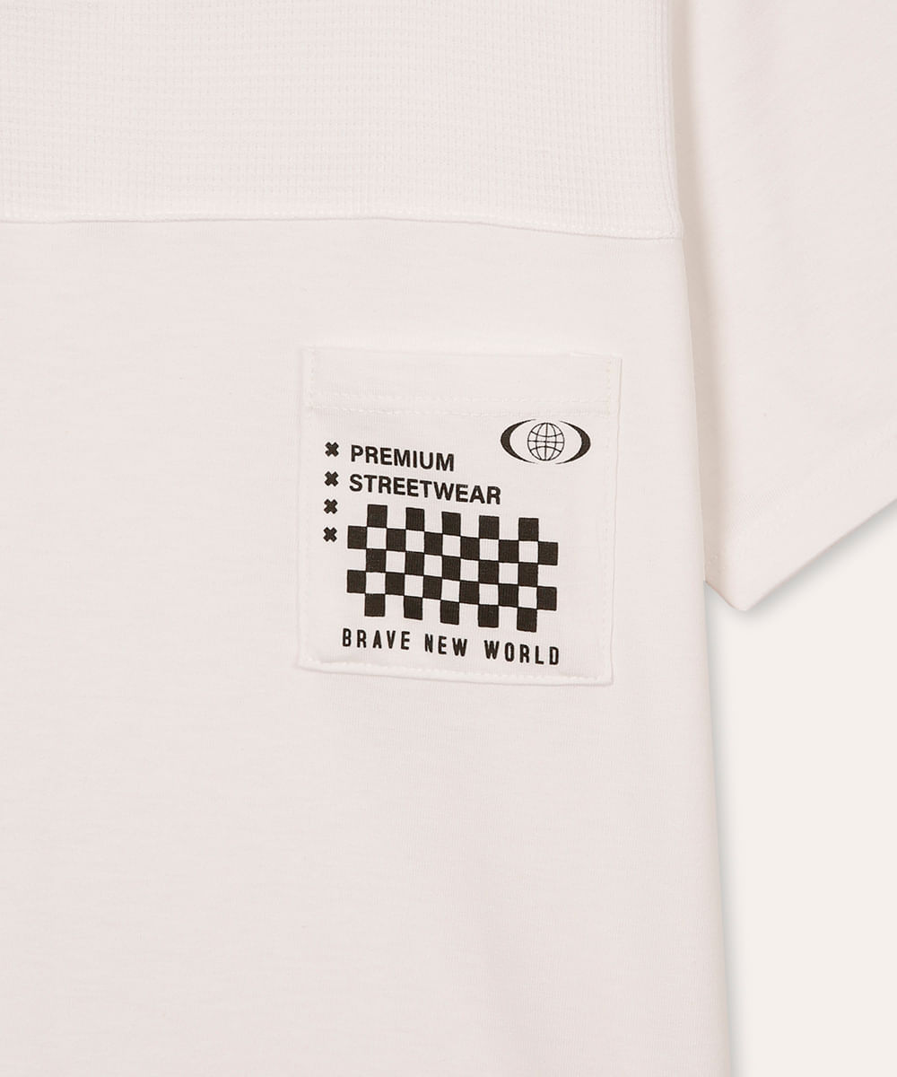 camiseta de algodão infantil com bolso texturizada off white