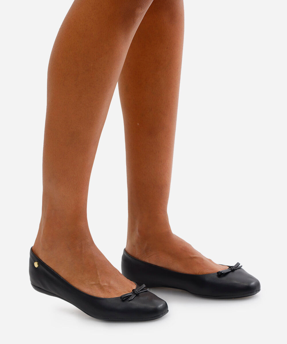 Sapatilha Feminina Via Uno Bico Quadrado com Laço Preta