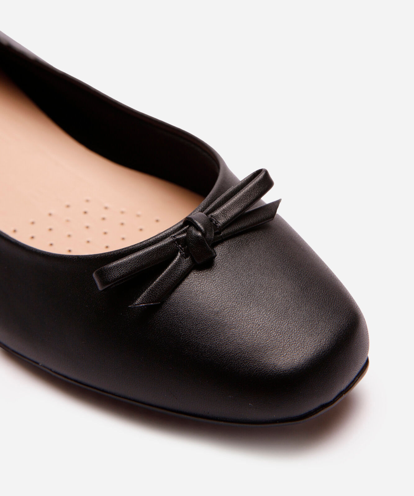 Sapatilha Feminina Via Uno Bico Quadrado com Laço Preta