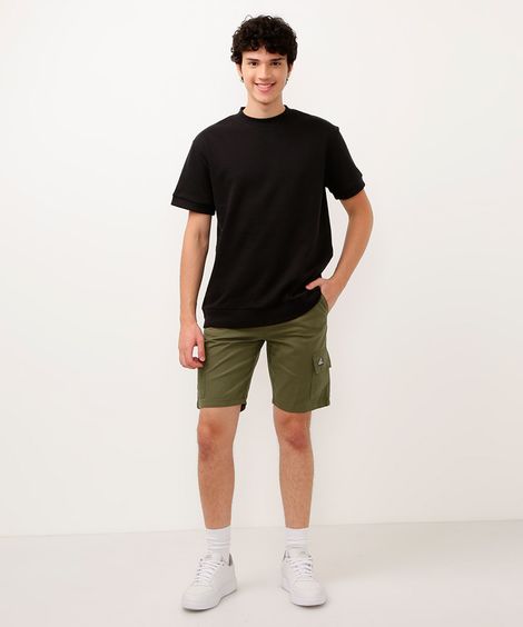 bermuda juvenil de sarja cargo com bolso verde