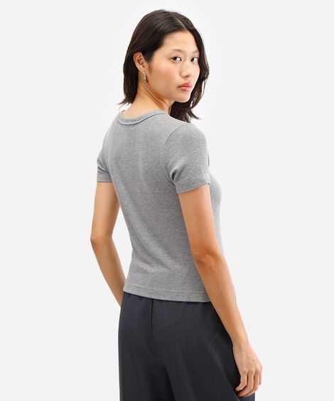 blusa feminina de viscose canelada cinza
