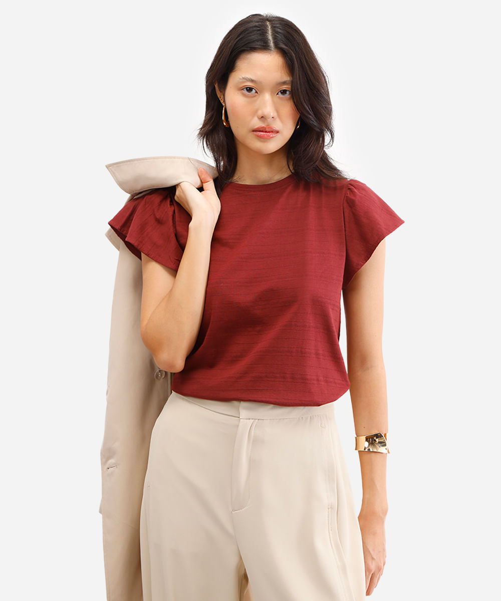 camiseta de algodão manga curta bufante texturizada vinho