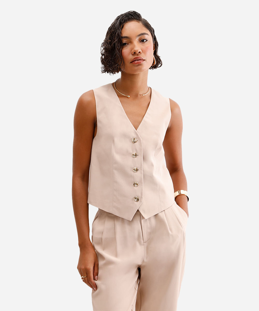 colete feminino de alfaiataria com botões bege