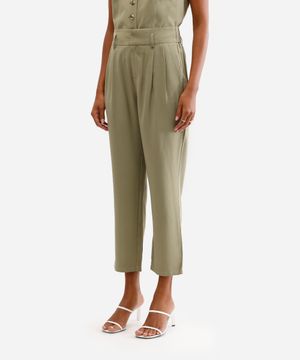 calça feminina de alfaiataria com pregas verde