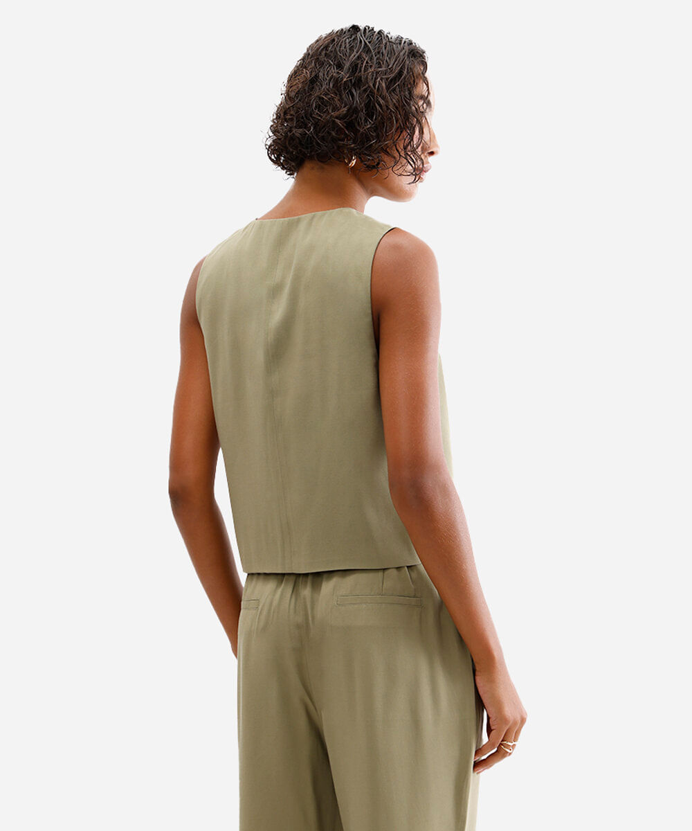 colete feminino de alfaiataria com botões verde