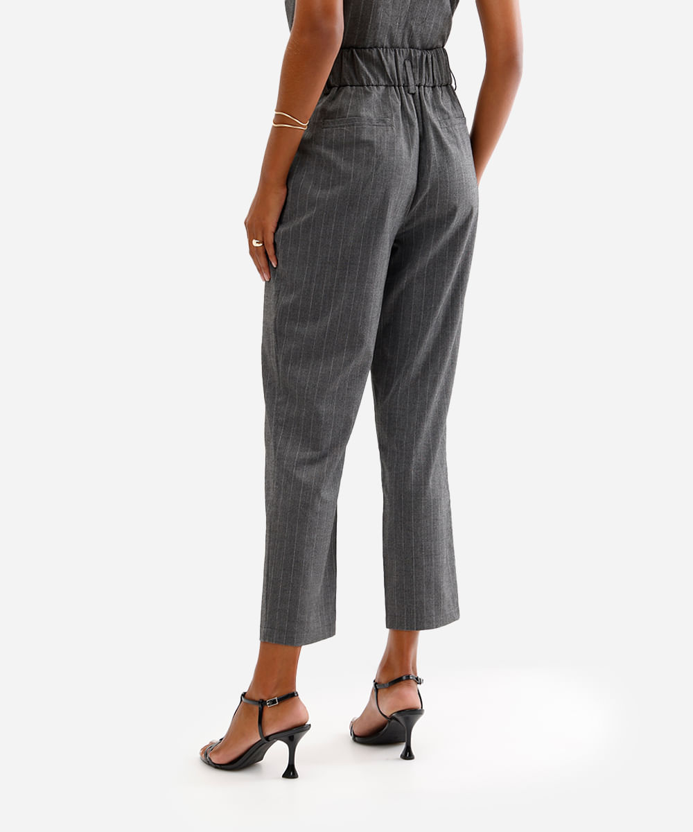 calça feminina de alfaiataria listrada cinza