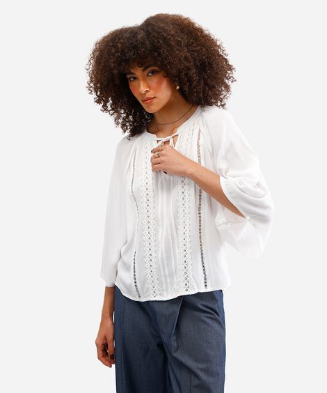bata feminina de viscose com renda off white
